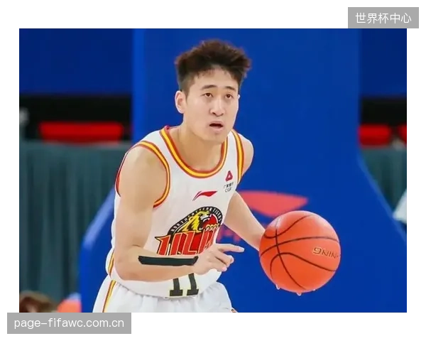 年轻球员在CBA面临外援和资深球员的双重竞争，争取稳定的上场时间是成长关键。